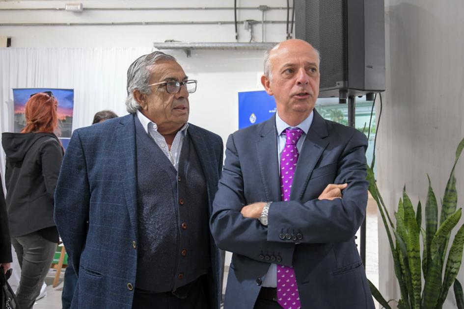 Firma de contrato para obras en nuevo paso de frontera de Fray Bentos Firma de contrato para obras en nuevo paso de frontera de Fray Bentos