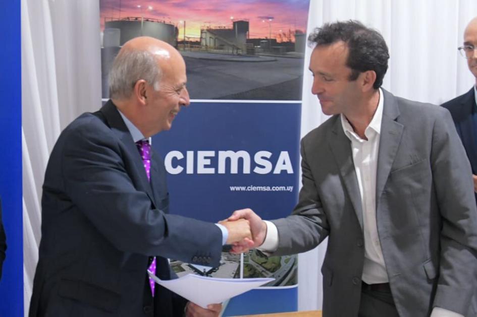 Firma de contrato para obras en nuevo paso de frontera de Fray Bentos Firma de contrato para obras en nuevo paso de frontera de Fray Bentos