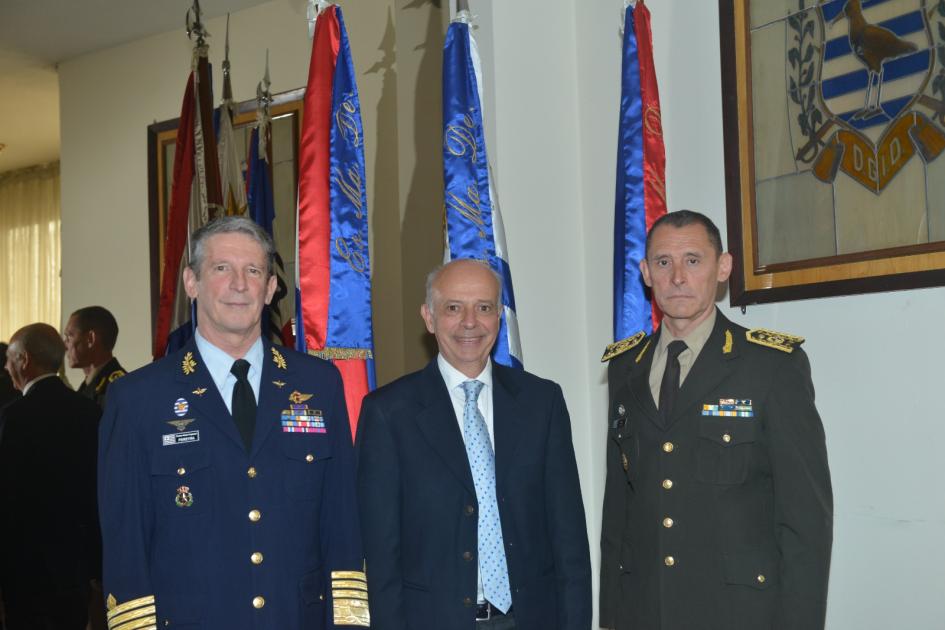 Ministro de Defensa, Jefe del ES.MA.DE. y Jefe de Operaciones Ministro de Defensa, Jefe del ES.MA.DE. y Jefe de Operaciones