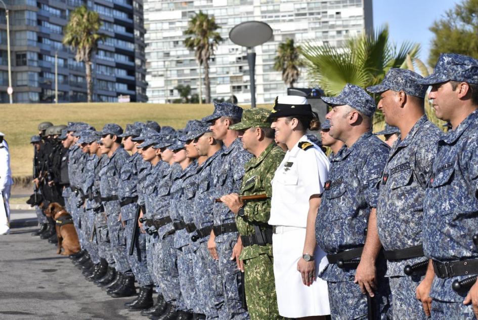 Personal Superior y Subalterno de la Prefectura Nacional Naval. Personal Superior y Subalterno de la Prefectura Nacional Naval formados.