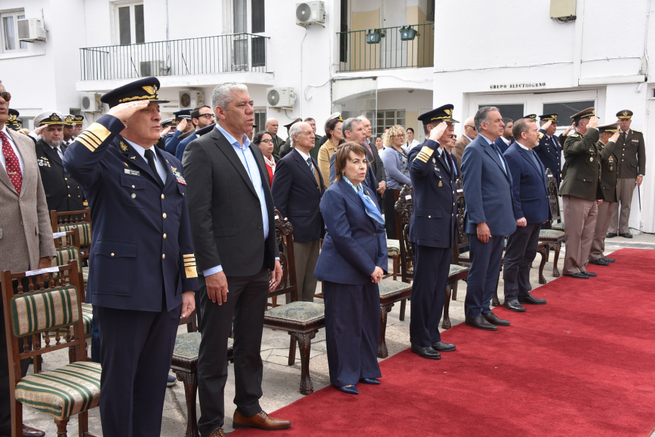 Autoridades presentes en la ceremonia