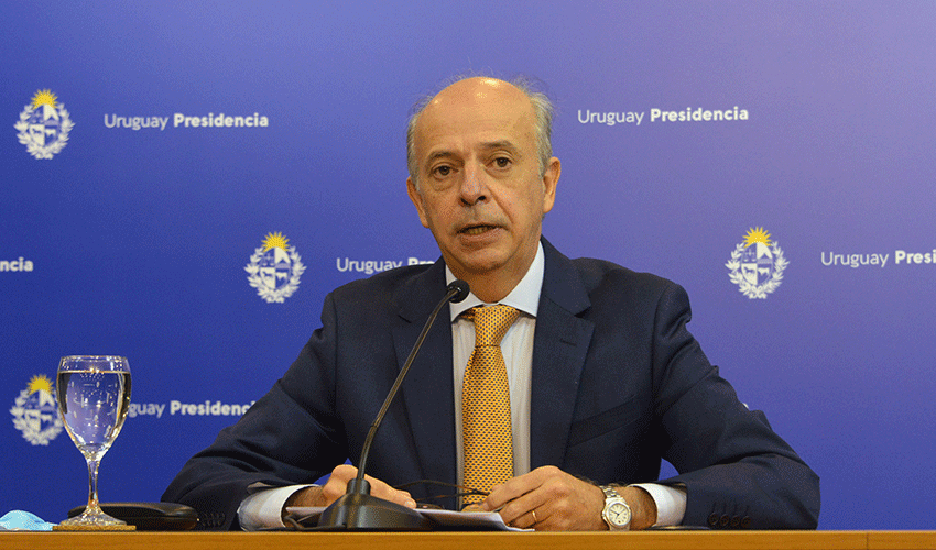 Ministro de Defensa Nacional, Javier García en conferencia de prensa Ministro de Defensa Nacional, Javier García en conferencia de prensa