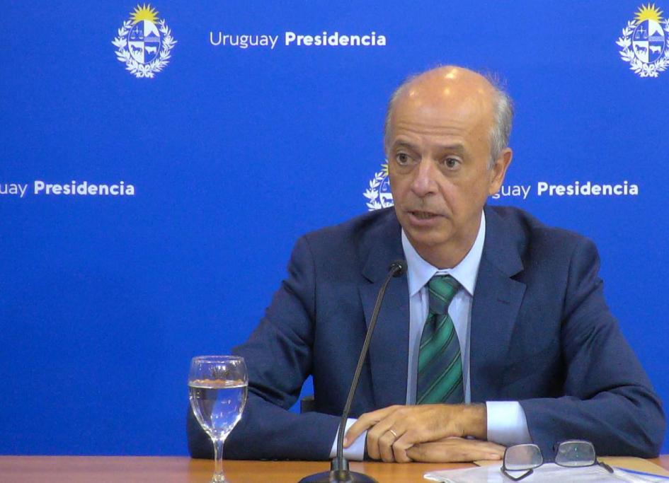 Ministro de Defensa Nacional, Javier García Ministro de Defensa Nacional, Javier García hablando sobre patrullaje militar en frontera