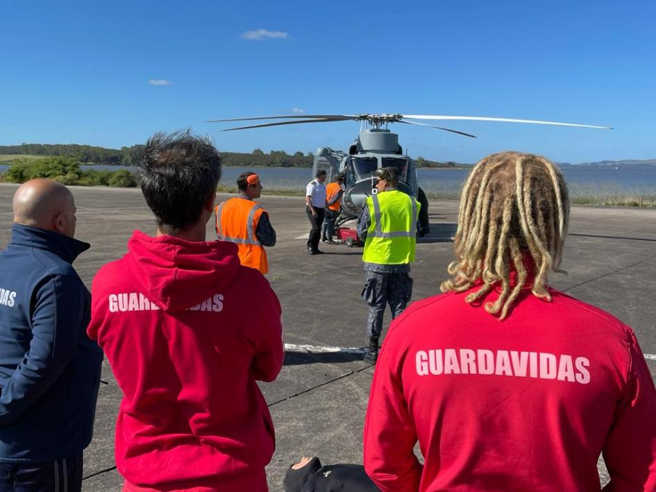 Capacitación de guardavidas por la Armada