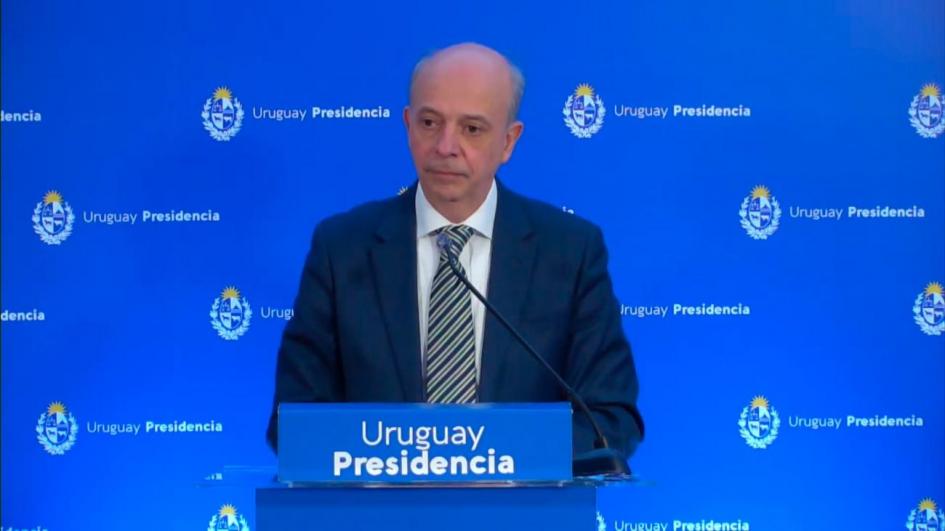 Ministro de Defensa Nacional, Javier García en conferencia de prensa Ministro de Defensa Nacional, Javier García en conferencia de prensa