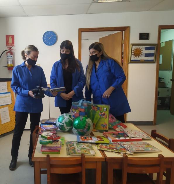 Donación de materiales didácticos a centros de primera infancia de las Fuerzas Armadas Donación de materiales didácticos a centros de primera infancia de las Fuerzas Armadas