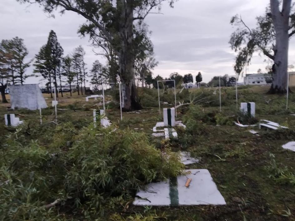 Unidad militar de Paysandú con destrozos tras turbonada Unidad militar de Paysandú con destrozos tras turbonada