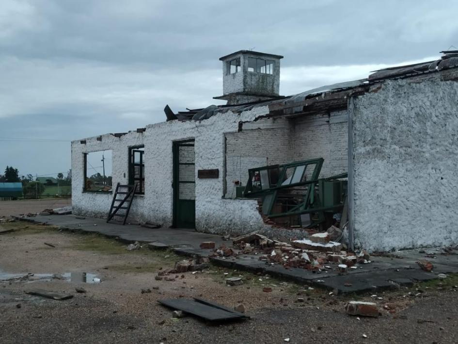 Unidad militar de Paysandú con destrozos tras turbonada Unidad militar de Paysandú con destrozos tras turbonada