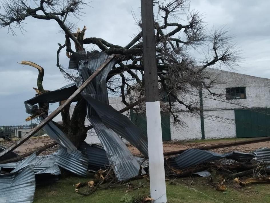 Unidad militar de Paysandú con destrozos tras turbonada Unidad militar de Paysandú con destrozos tras turbonada