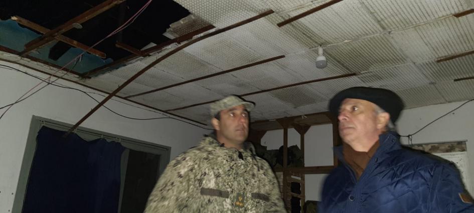 Ministro García junto a personal militar en Paysandú tras turbonada Ministro García junto a personal militar en Paysandú tras turbonada