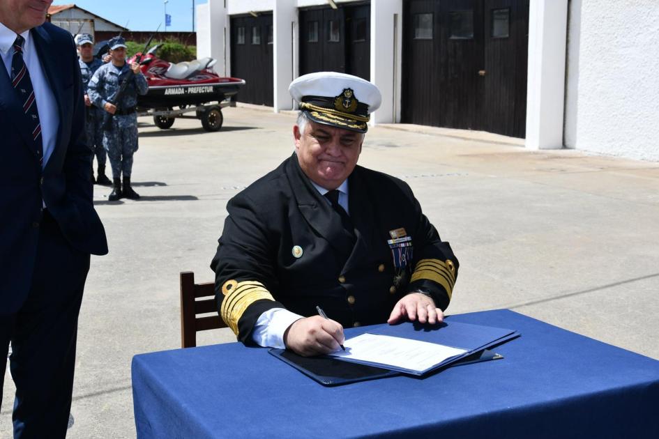 Buque de búsqueda y rescate procedente de Alemania adquirido por la Armada Nacional