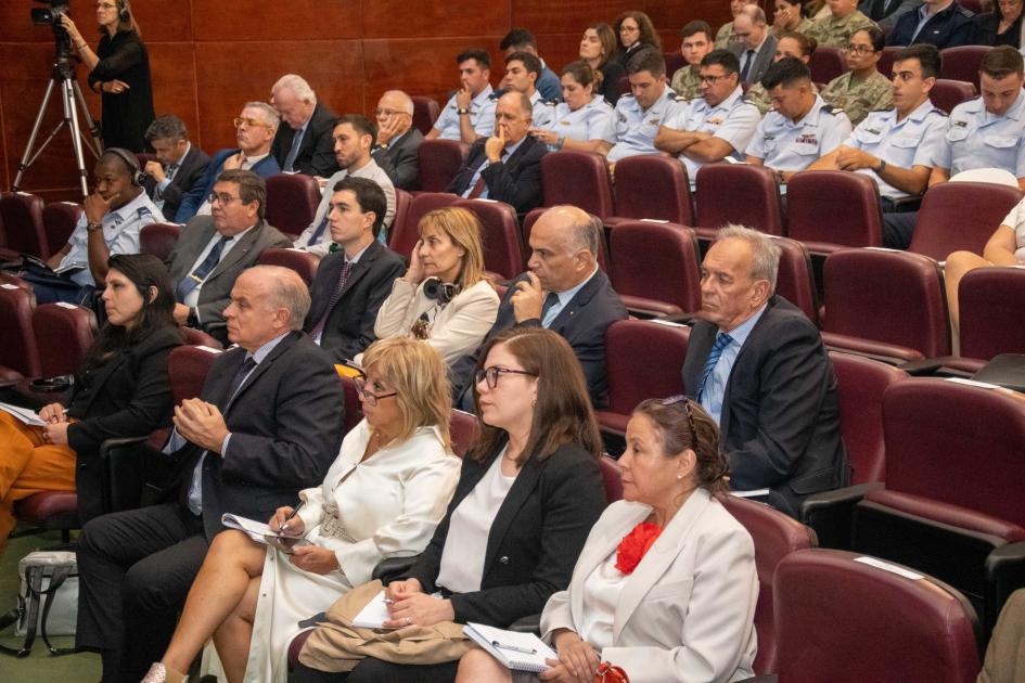 Conferencia Internacional “la paz necesita a las mujeres”, en el marco del Proyecto Elsie