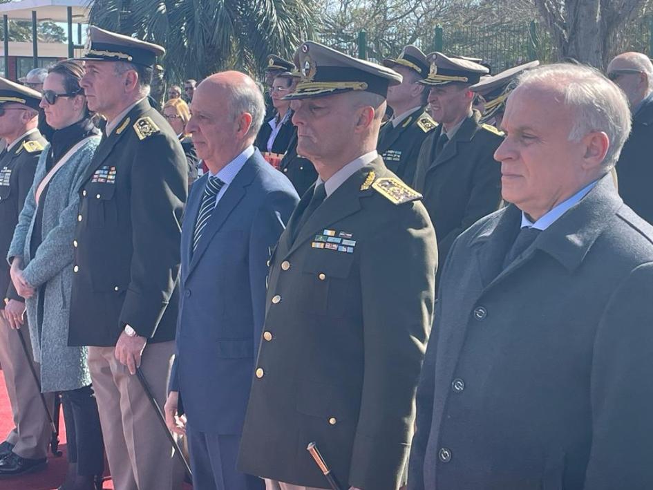 Ministro de Defensa Nacional junto a autoridades en el 138 aniversario de la Escuela Militar Ministro de Defensa Nacional junto a autoridades en el 138 aniversario de la Escuela Militar