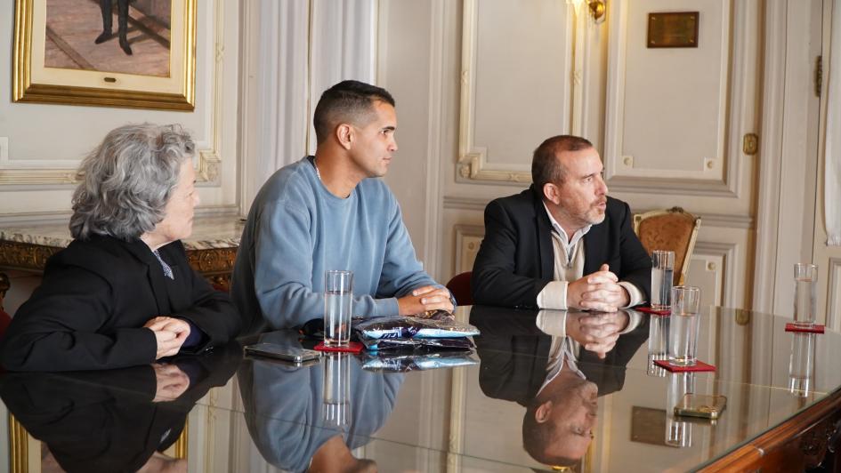 Bienvenida al soldado de 1º Valentín Soca (Atletismo), representante del Ejército Nacional Bienvenida al soldado de 1º Valentín Soca (Atletismo), representante del Ejército Nacional
