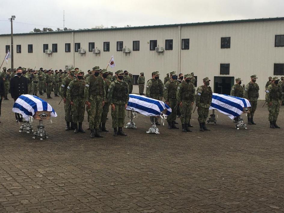 Honras fúnebres por infantes asesinados