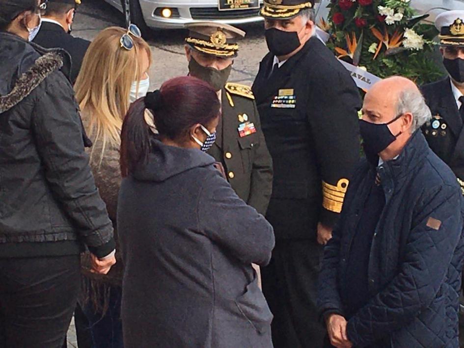 Sepelios de los tres infantes de Marina Ministro García en sepelio