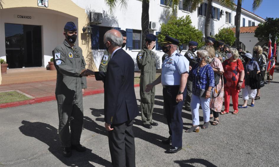 Homenaje a la Fuerza Aérea por "Todos en casa" Homenaje a la Fuerza Aérea por "Todos en casa"
