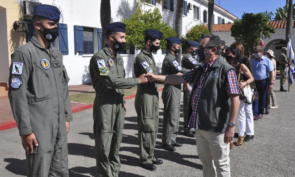 Homenaje a la Fuerza Aérea por "Todos en casa" Homenaje a la Fuerza Aérea por "Todos en casa"