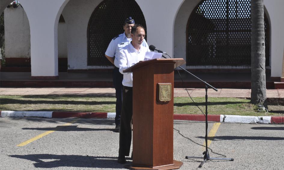 Homenaje a la Fuerza Aérea por "Todos en casa" Homenaje a la Fuerza Aérea por "Todos en casa"