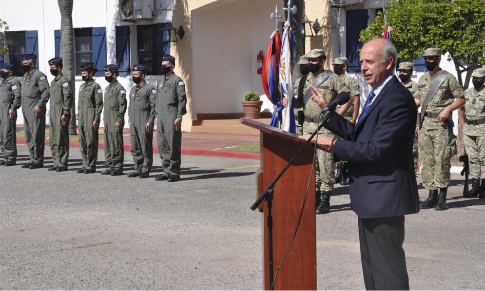 Homenaje a la Fuerza Aérea por "Todos en casa" Homenaje a la Fuerza Aérea por "Todos en casa"