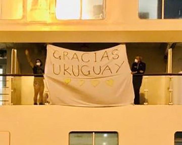 Pasajeros agradecidos a Uruguay