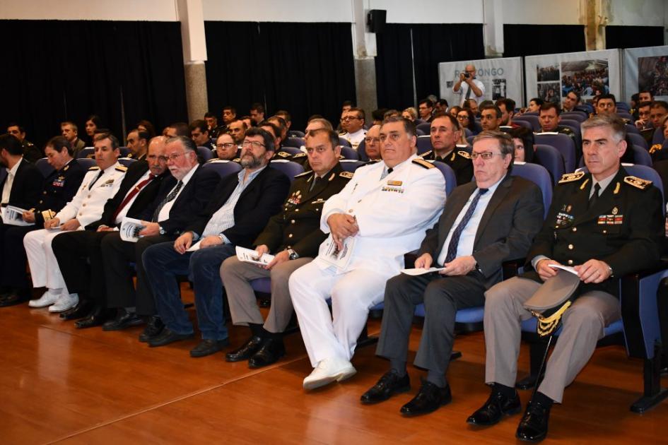 Ministro de Defensa Nacional José Bayardi acompañado del Subsecretario de Defensa Andrés Berterreche y autoridades Ministro de Defensa Nacional José Bayardi acompañado del Subsecretario de Defensa Andrés Berterreche y autoridades