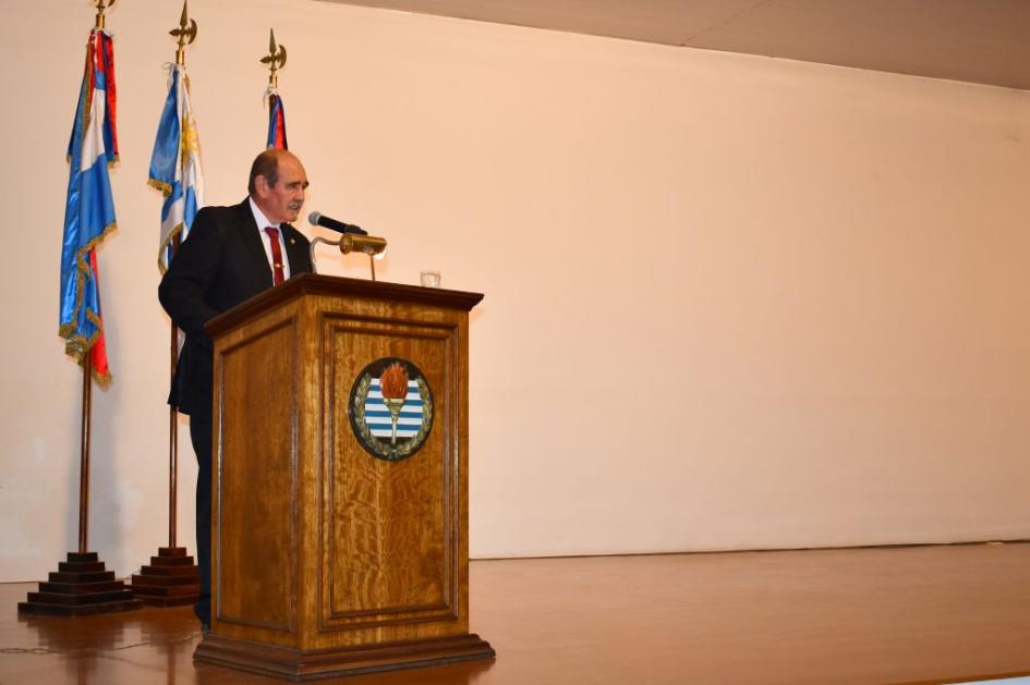 Director del CALEN dando discurso Director del CALEN dando discurso