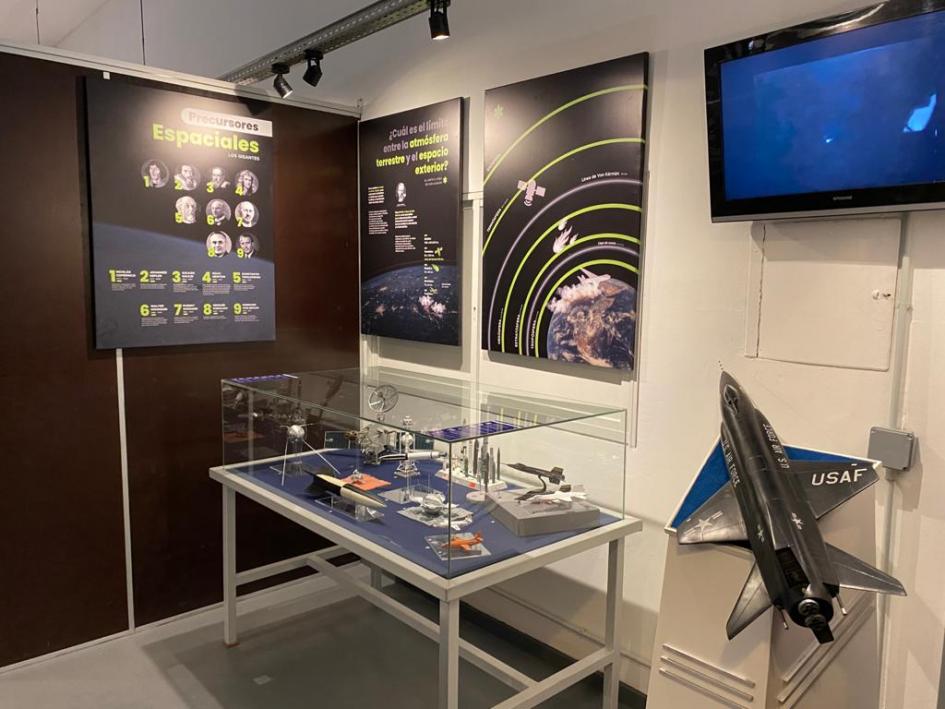 Muestra de la la Sala Espacial del Museo Aeronáutico Muestra de la la Sala Espacial del Museo Aeronáutico
