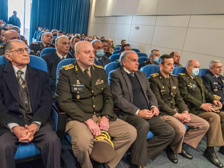 Autoridades civiles y militares