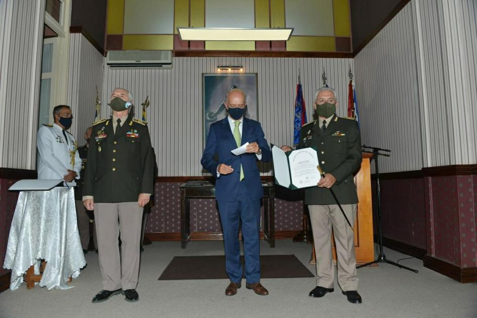 Relevo Jefe ESMADE 2021 Acta de relevo con el Ministro de Defensa Nacional, Gral Montaner y Gral. Fajardo