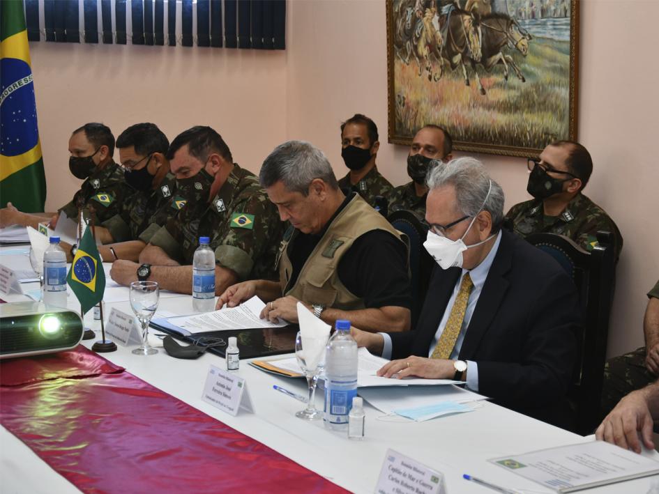 Reunión de ministros de Defensa UY BRA Reunión de ministros de Defensa UY BRA