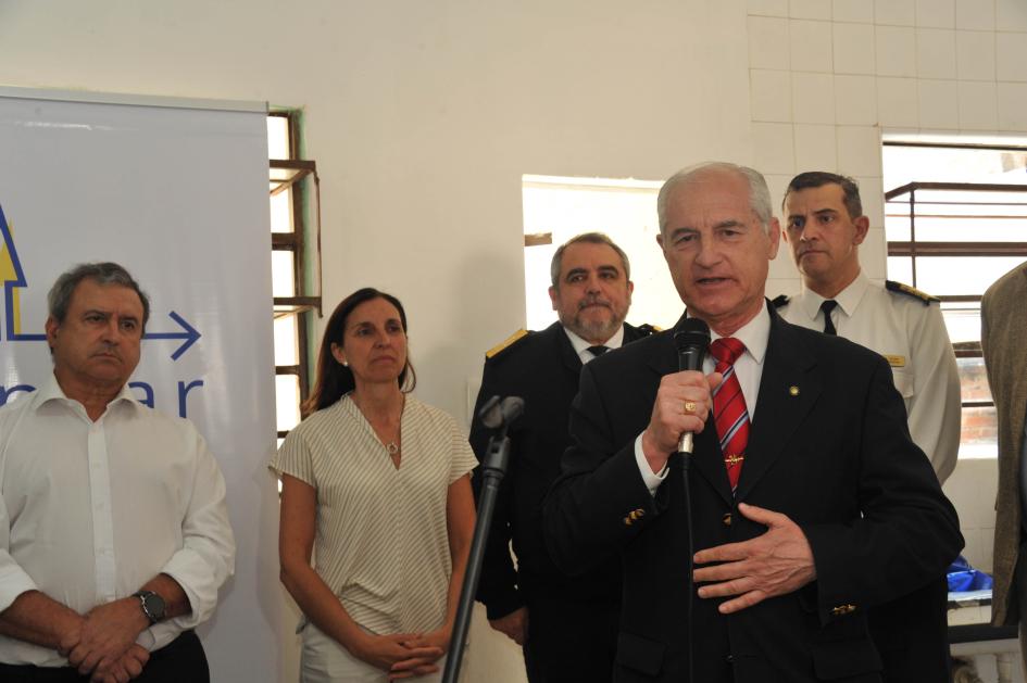 Entrega de la primera vivienda del Plan Avanzar a integrante de la Armada Nacional Entrega de la primera vivienda del Plan Avanzar a integrante de la Armada Nacional