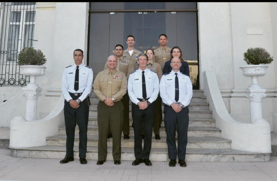 visita del Teniente General David G. Bellon junto a su comitiva, al General del Aire Rodolfo Pereyra