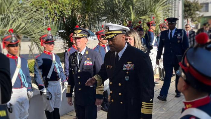Recepción de autoridades. Ingreso del Almirante Alvin Holsey, acompañado del Jefe del ESMADE Recepción de autoridades
