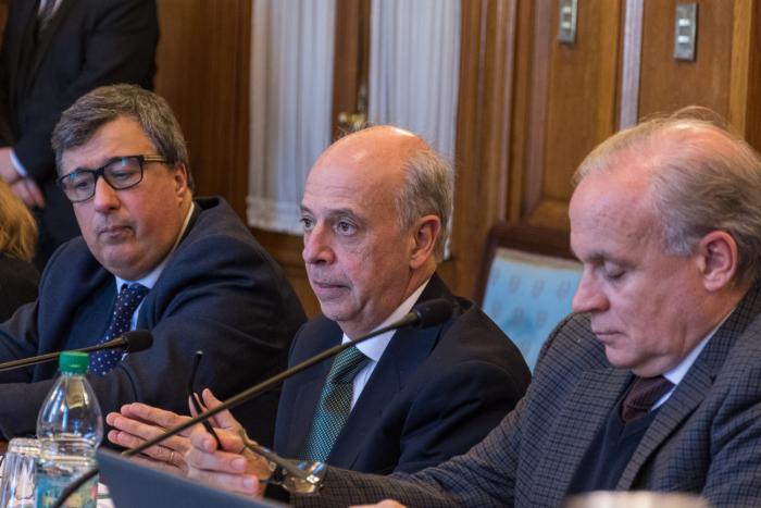 Ministro de Defensa en Senado Ministro de Defensa en Senado