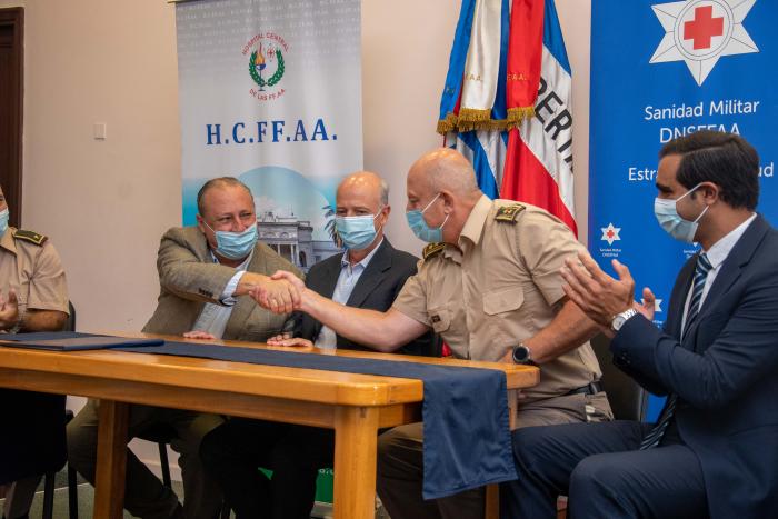 Firma de convenio entre Sanidad Militar y Cudim