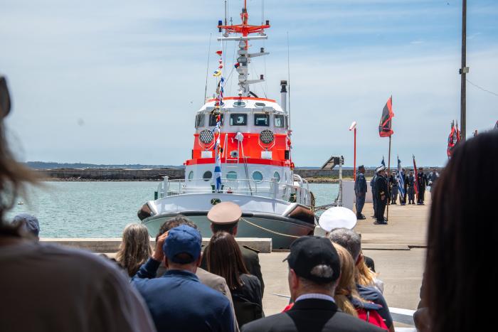 Buque de búsqueda y rescate procedente de Alemania adquirido por la Armada Nacional Buque de búsqueda y rescate procedente de Alemania adquirido por la Armada Nacional