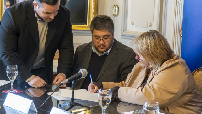 Convenio entre MDN, MTOP y ANETRA para facilitar transporte interdepartamental para personal del MDN