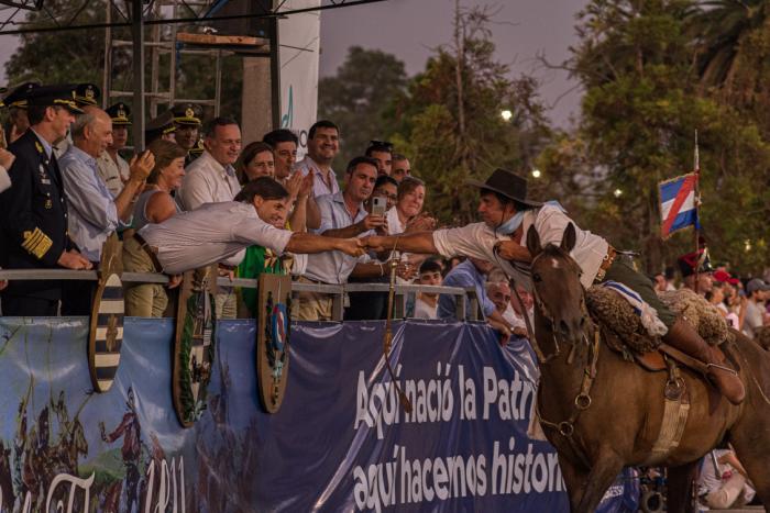 Desfile cívico-militar en Soriano