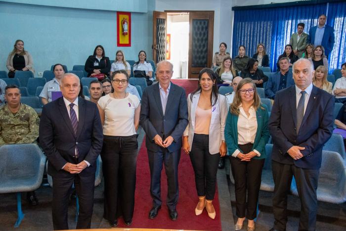 Ministro de Defensa y autoridades Ministro de Defensa y autoridades