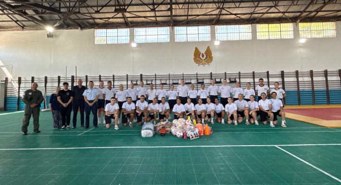 Entrega de artículos deportivos a Escuela Militar de Aeronáutica