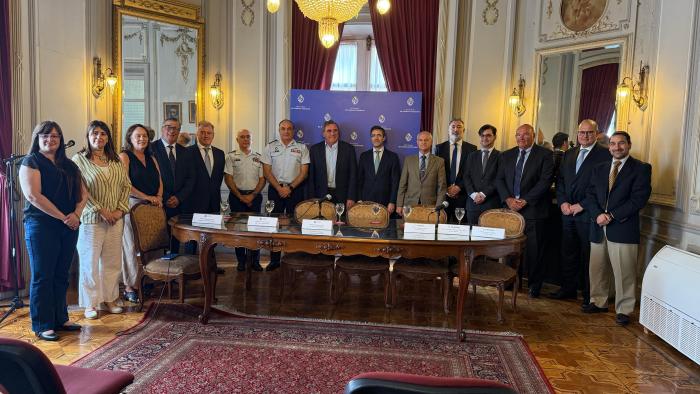 Uruguay refuerza la seguridad aérea con radares de última generación