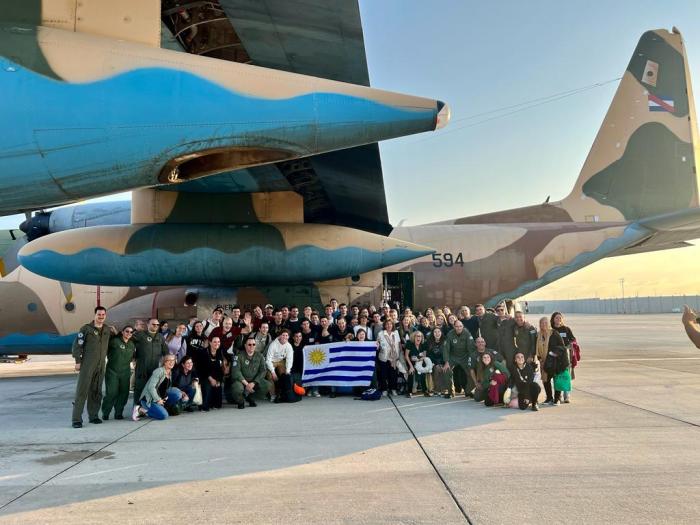 Hércules de la Fuerza Aérea Uruguaya en misión evacuando uruguayos de Israel