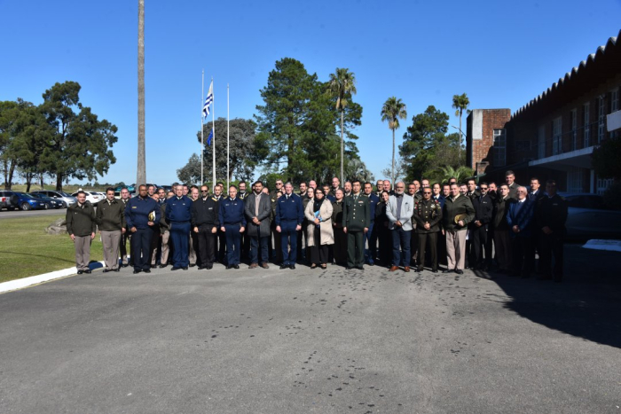 Autoridades presentes en la ceremonia de clausura