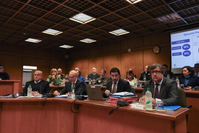Ministro García acompañado por el equipo del ministerio y autoridades de las tres fuerzas Ministro García acompañado por el equipo del ministerio y autoridades de las tres fuerzas