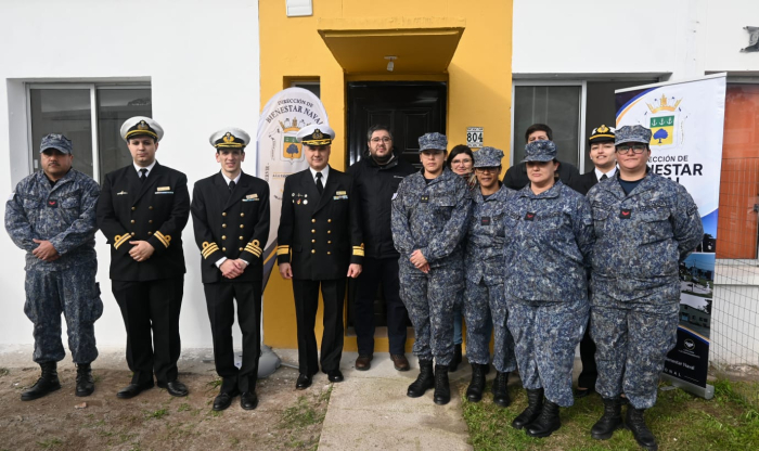 Armada Nacional entregó dos viviendas del complejo "Nuestro Mar"