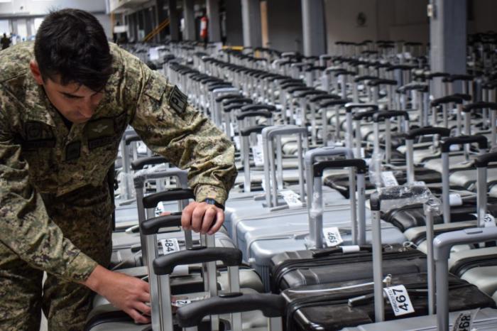 Efectivos militares custodiando urnas en elecciones