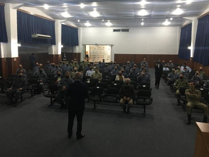 Ministro de Defensa en Escuela Naval