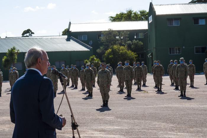 Ministro d Defensa, Javier García en relevo de efectivos que viajan hacia El Congo