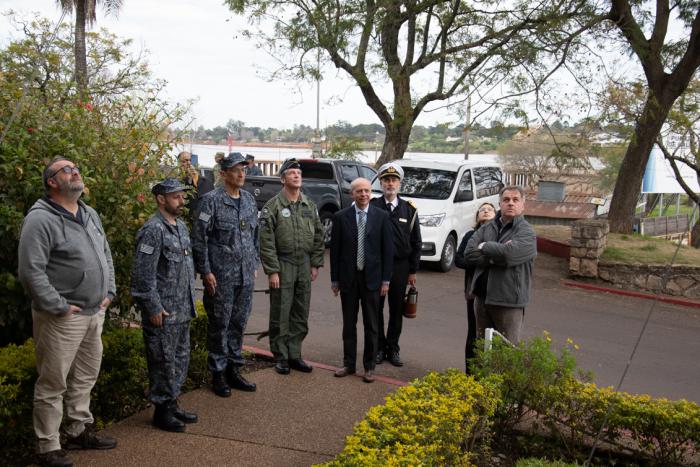 Ministro de Defensa e integrantes de la Comisión de Defensa en Salto